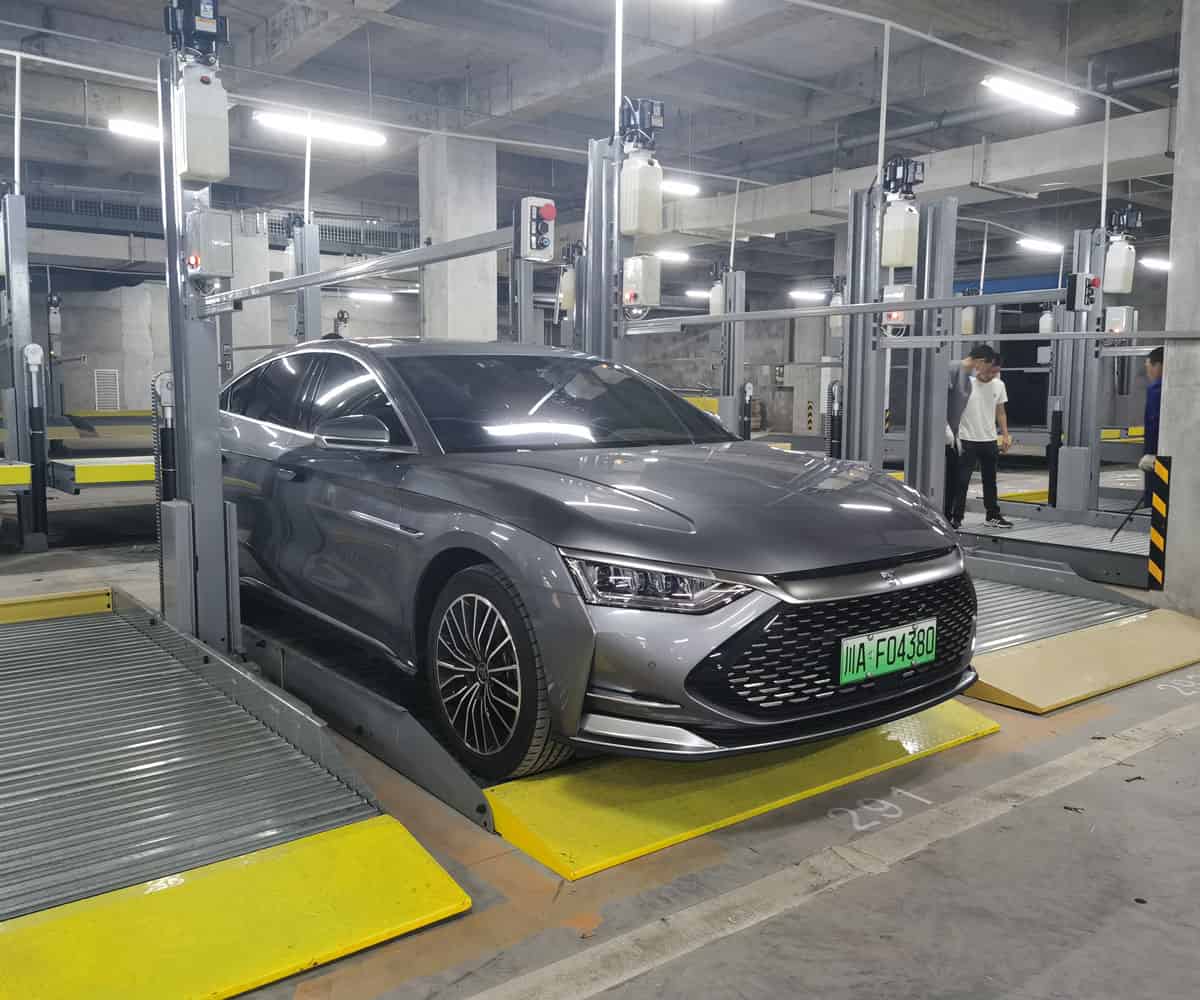 北湖區(qū)二層升降橫移立體車庫停車設(shè)備安裝